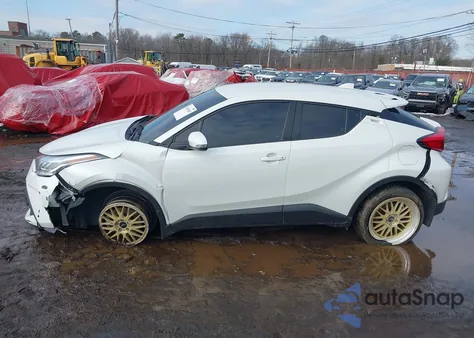 2021 Toyota C-Hr Xle z USA, uszkodzony, nr VIN NMTKHMBX7MR128871